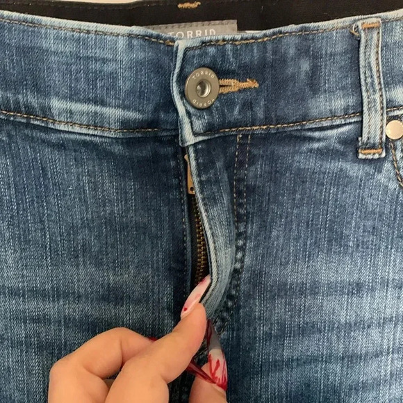 Torrid Bombshell Skinny Premium Stretch Jeans - Picture 4 of 7
